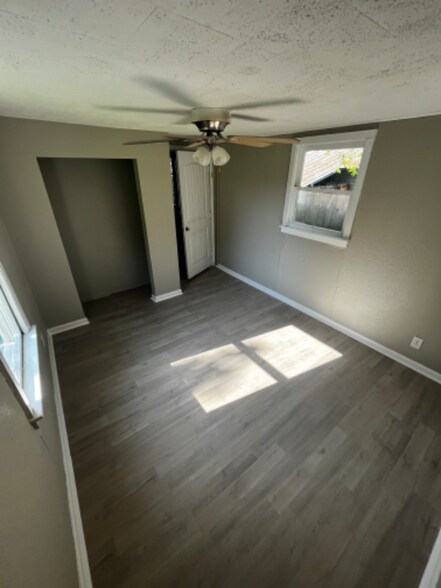 Building Photo - 4817 Wilson St