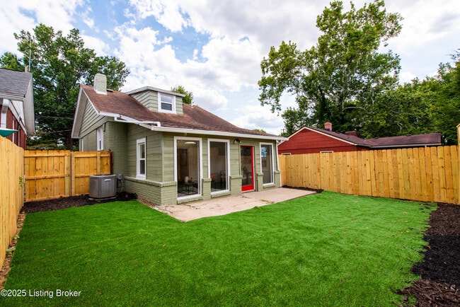 Building Photo - 1671 Trigg St