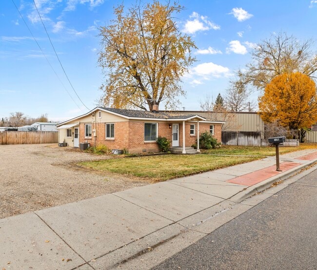 Building Photo - 4057 N Adams St