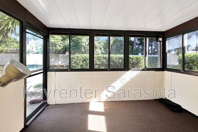 Building Photo - 1403 56th St W