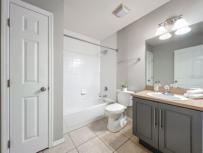 Building Photo - 185 N Pearl Lake Causeway