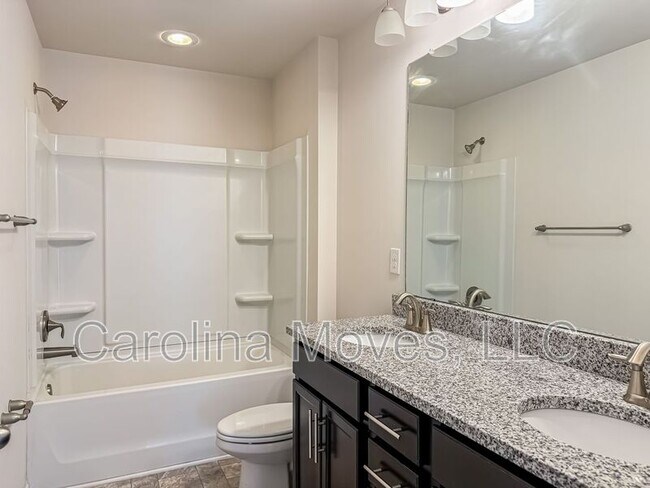 Building Photo - 537 Shrine Ct