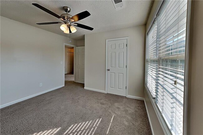 Building Photo - 1151 Paiute Ct