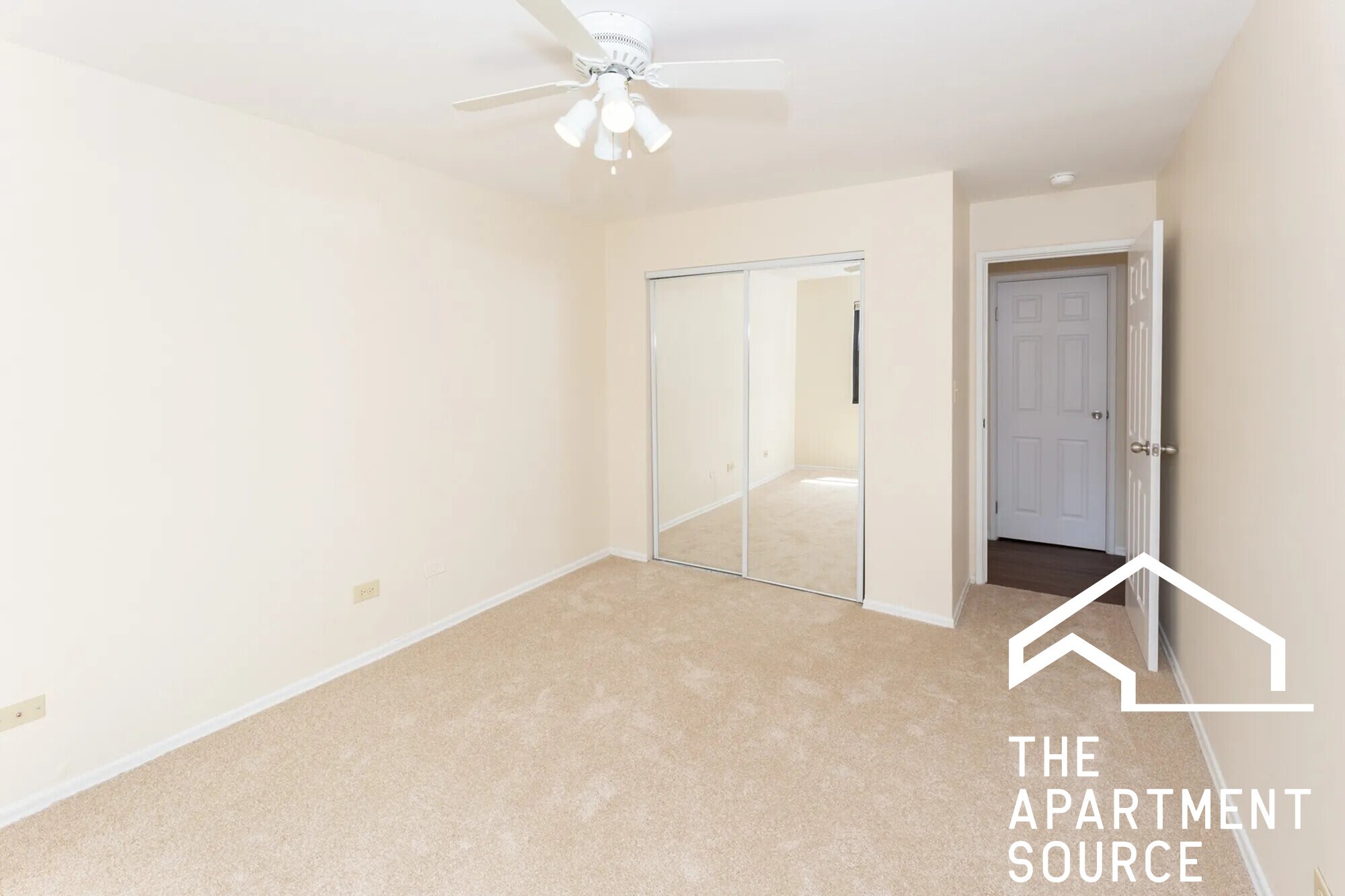 Building Photo - 1644 W Sherwin Ave