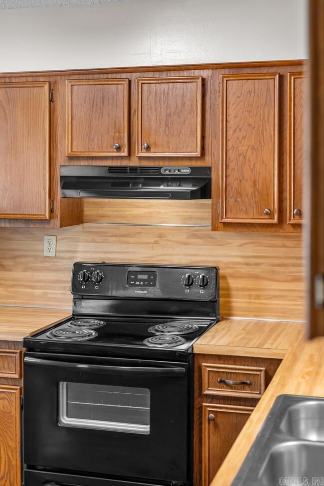 Building Photo - 151 Summerwood Dr