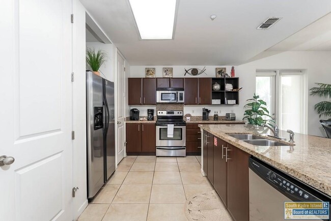 Building Photo - 5909 Padre Blvd