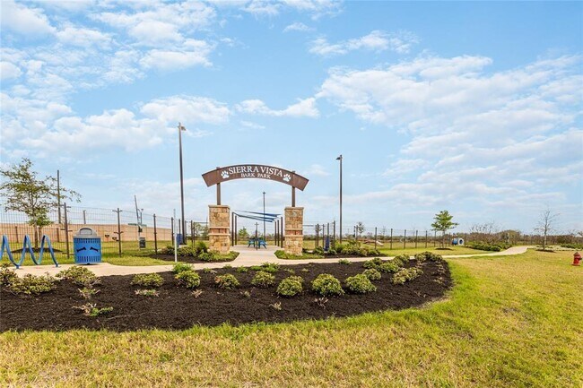 Building Photo - 10635 Cascade Crk Dr
