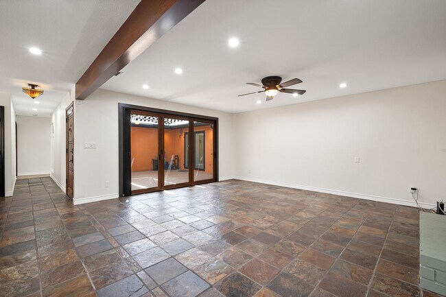 Building Photo - **724 E Cypress Ave Glendora** 4 bedroom 2 bath !!2 weeks free OAC!!