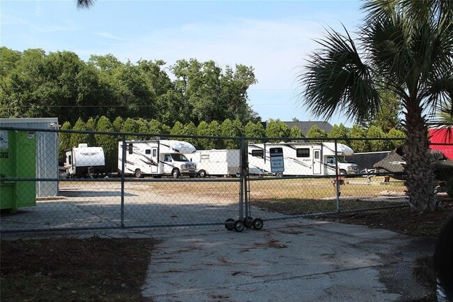 Building Photo - 50989 U S 27 Unit