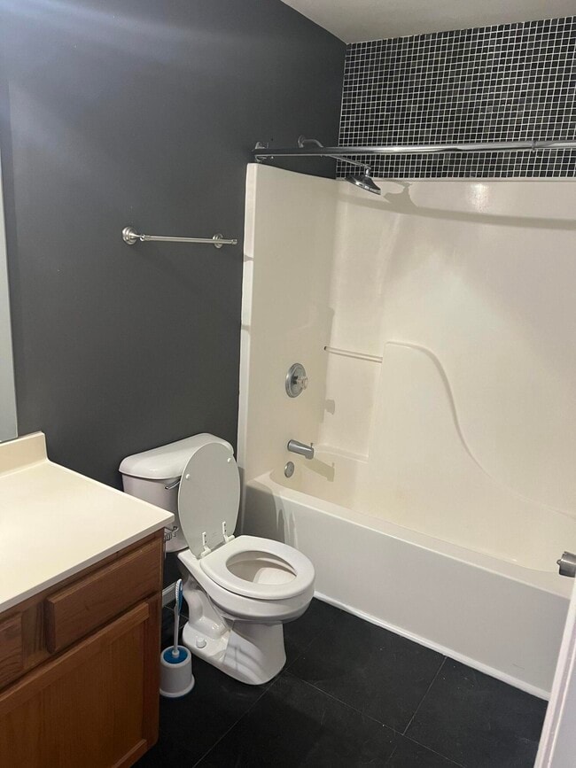 Building Photo - 3413 Zinnia Dr