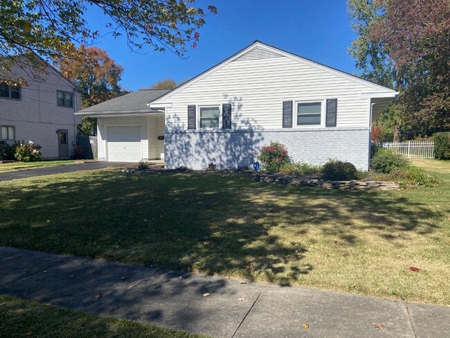 Building Photo - 253 Holly Ave