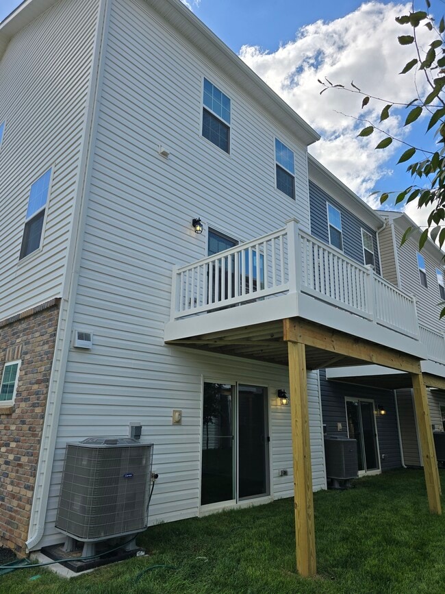 Building Photo - 601 W Jubal Early Dr