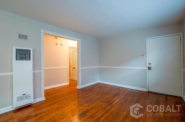 Building Photo - 944 St Charles Ave NE