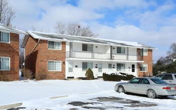 Building Photo - Devonshire Courts (921)