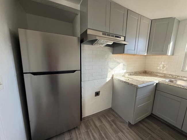 Building Photo - 4400 NE 16th Terrace