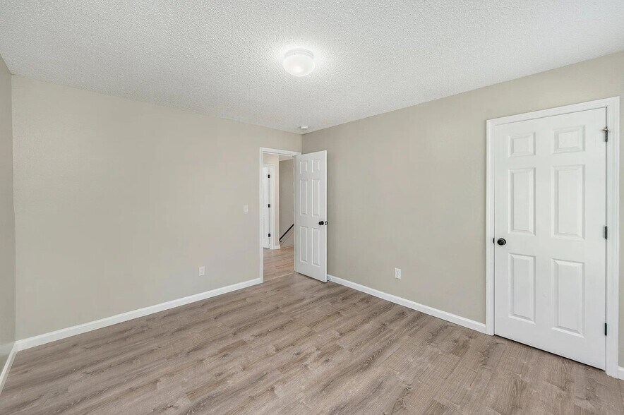 Building Photo - 329 Dahlquist Dr
