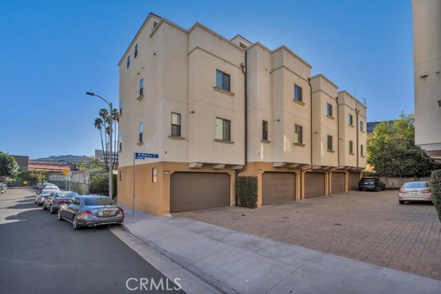 Building Photo - 10832 W Riverton Ct