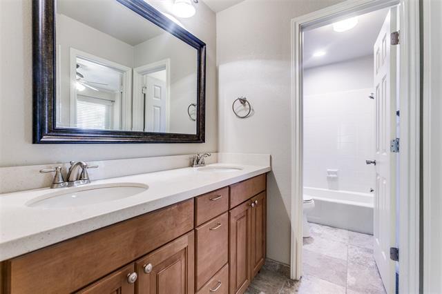 Building Photo - 2514 Golden Oaks Dr