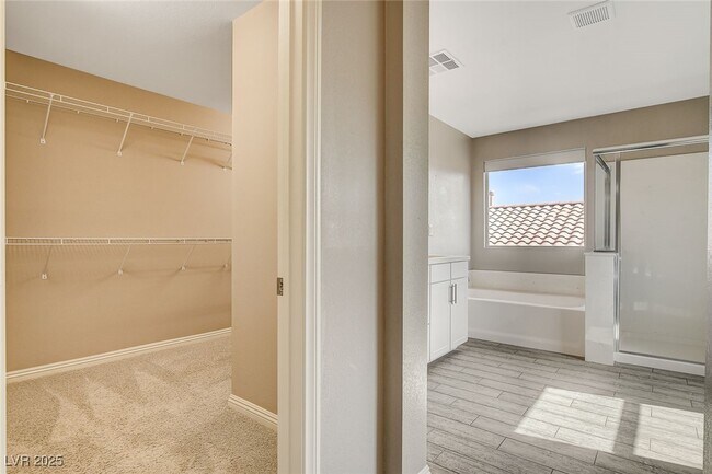 Building Photo - 6237 Fallsview Ct