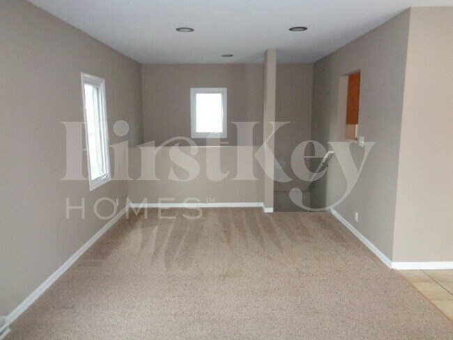 Building Photo - 1 Birch St