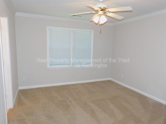 Building Photo - 5609 Wellsley Dr W