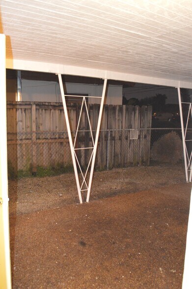 Carport - 4850 Southwest 41st Avenue