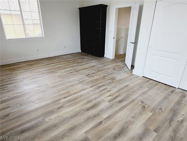 Building Photo - 7445 Calzado Dr