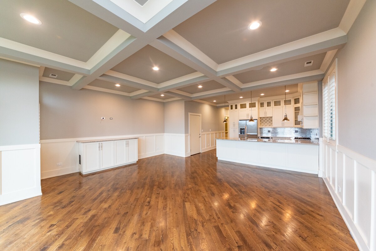 Building Photo - 4021 S Ellis Ave