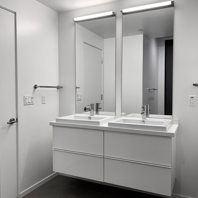 Bathroom - 3425 2nd Ave