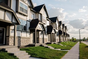 Building Photo - Chalet at Prairie Trail