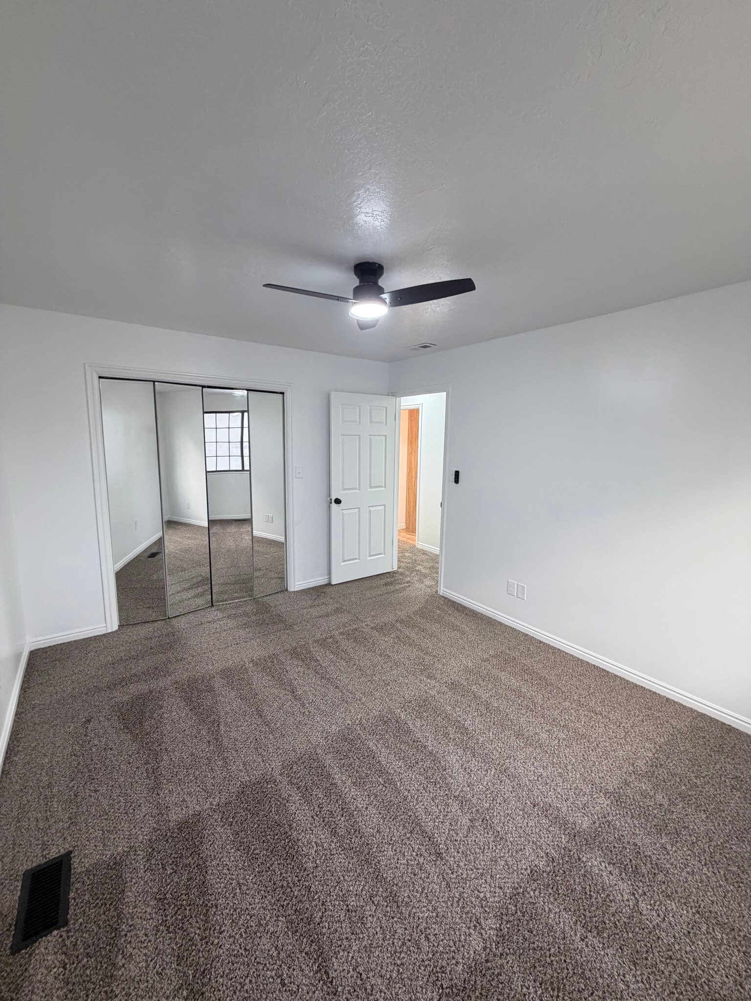 Building Photo - 306 E 900 N