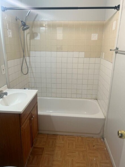 Building Photo - 705 Morgan Ave