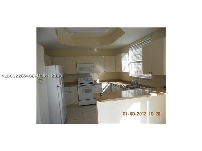 Building Photo - 8057 SW 118th Ct