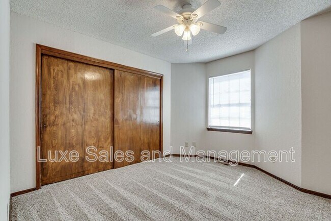 Building Photo - 7713 Doris Dr