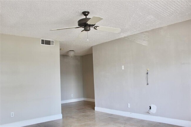 Building Photo - 9101 Tudor Dr