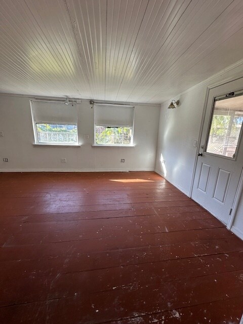 Building Photo - 11367 Redbud Ln