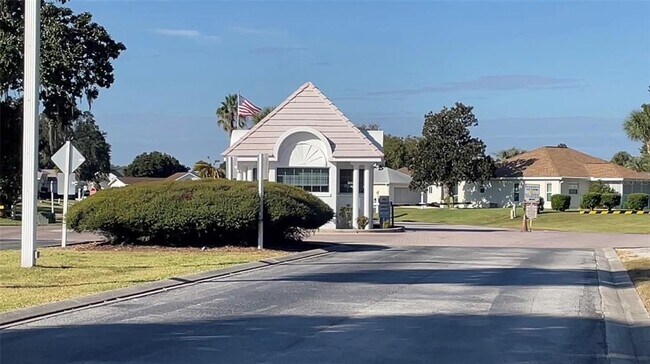 Building Photo - 2515 NW 53rd Ave Rd