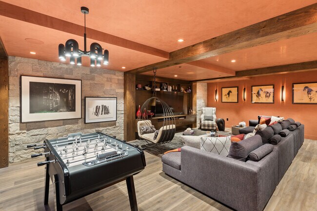 Building Photo - 120 Juan St