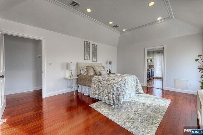 Building Photo - 91 Chestnut Ridge Rd