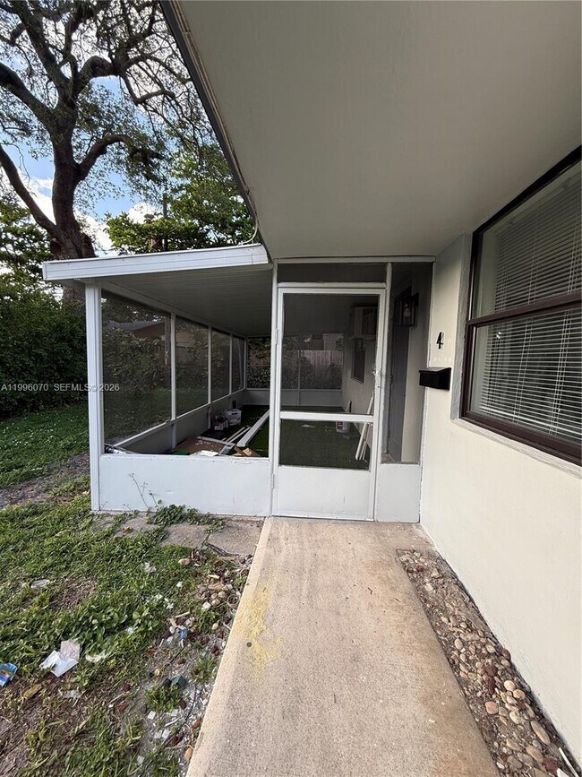 Building Photo - 6071 SW 33rd St