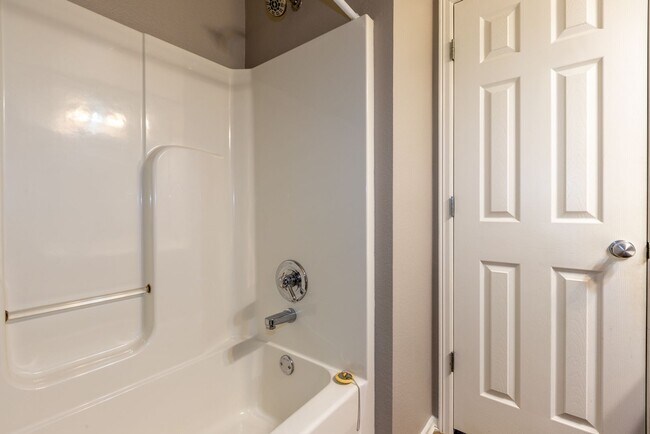 Building Photo - 3 Bed / 2 Bath in Owasso!