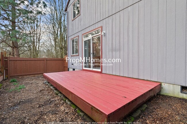 Building Photo - Three Bedroom Home in Aloha w/ Forest Like Surrounding!