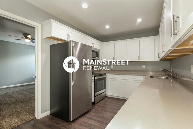 Building Photo - 3 Bedroom Pet-Friendly Home in Phoenix, AZ with Main Street Renewal