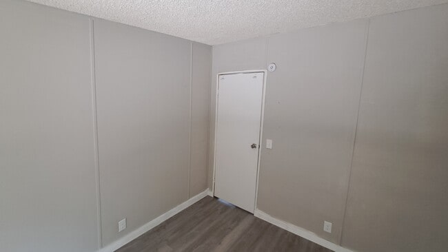 Building Photo - 40 Ginger Ln