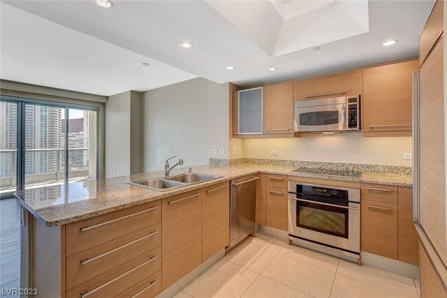 Building Photo - 222 Karen Ave