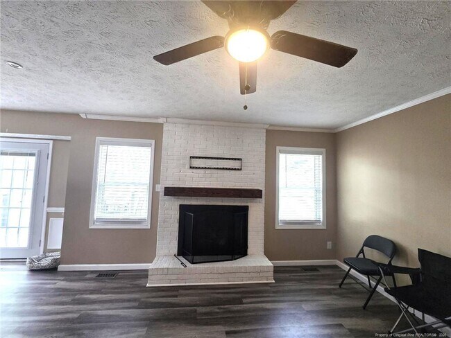 Building Photo - 6873 Brasswood Dr