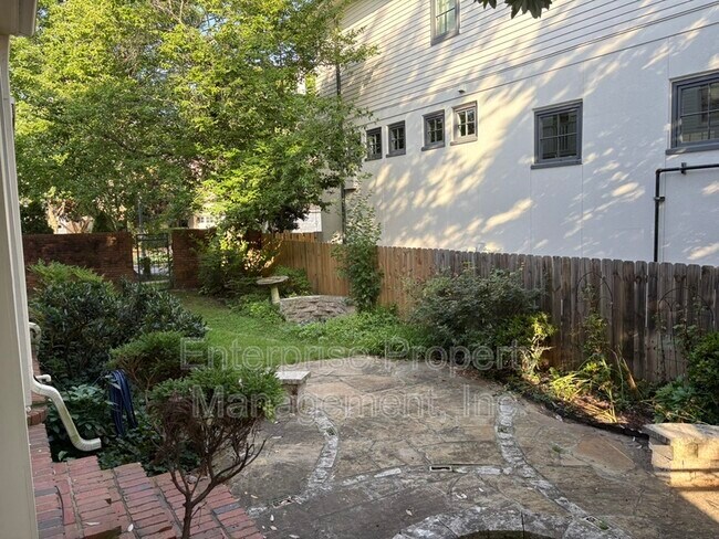 Building Photo - 958 Harbor View Dr