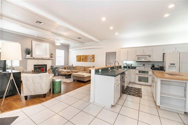 Building Photo - 5845 Danterbury Ct