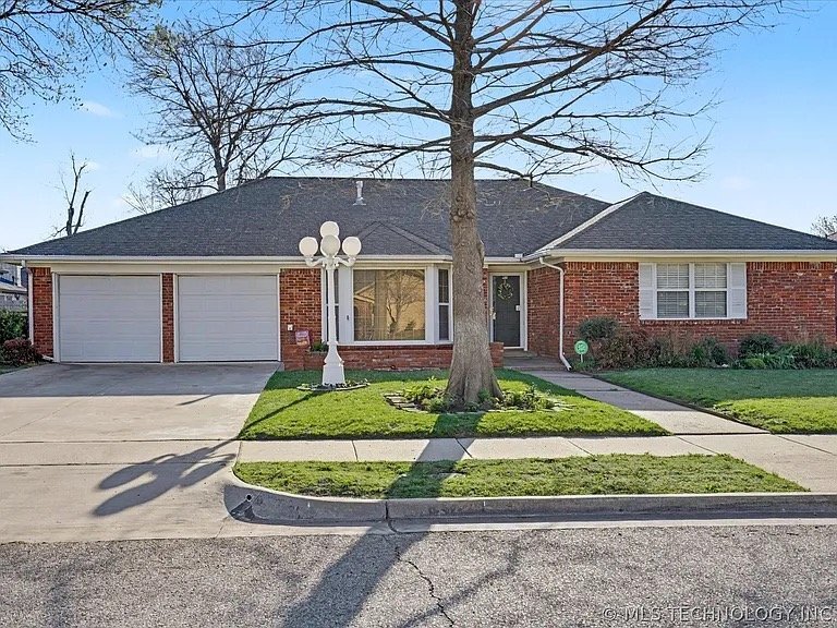 Building Photo - 4809 S 69th E Ave