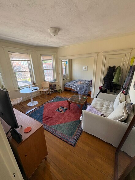 Primary Photo - 35 Queensberry St